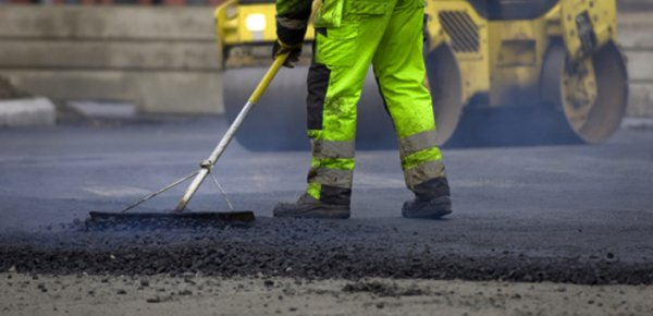 Укладка асфальта: материал и технология ремонта дороги