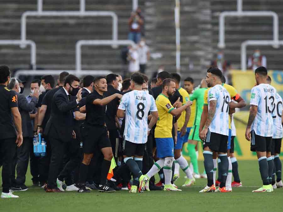 Полиция сорвала отборочный матч ЧМ-2022 Бразилии с Аргентиной из-за нарушения карантина игроками