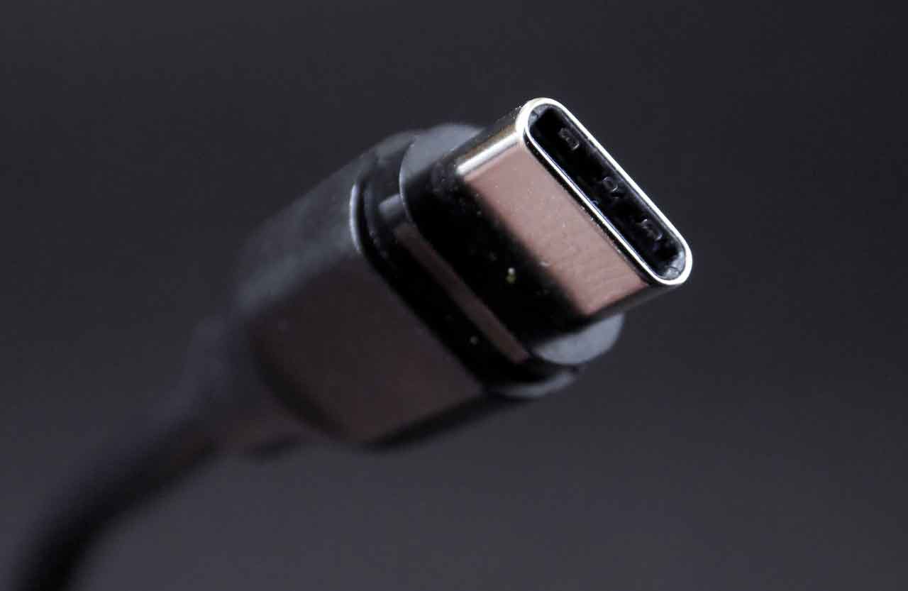 Начинают появляться первые кабели USB-C мощностью 240 Вт