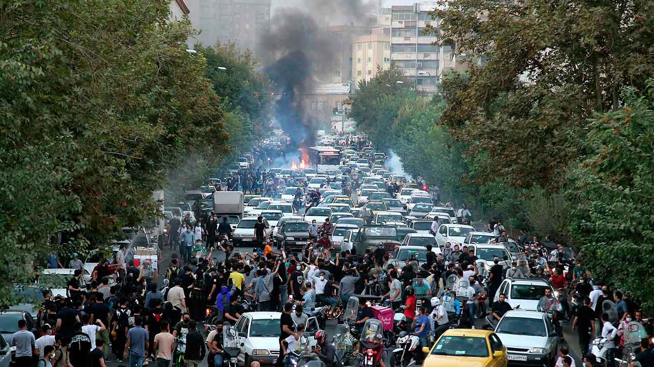 Интернет ограничен в Иране из-за усиления антиправительственных протестов