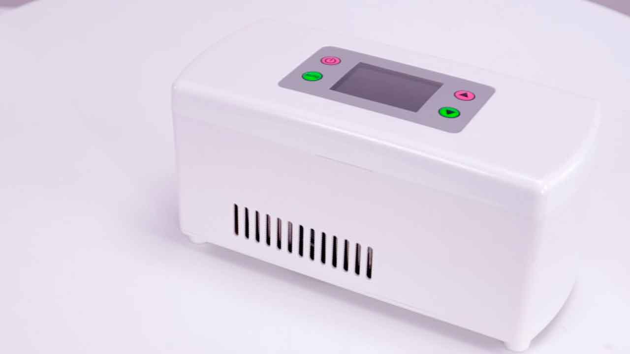 Портативный мини-холодильник