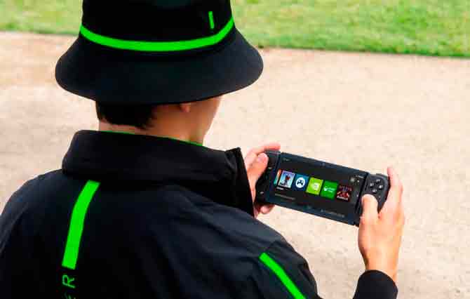 Razer Edge 5G — КПК для мобильных игр, состоящий из контроллера Kishi V2 и специальной платформы