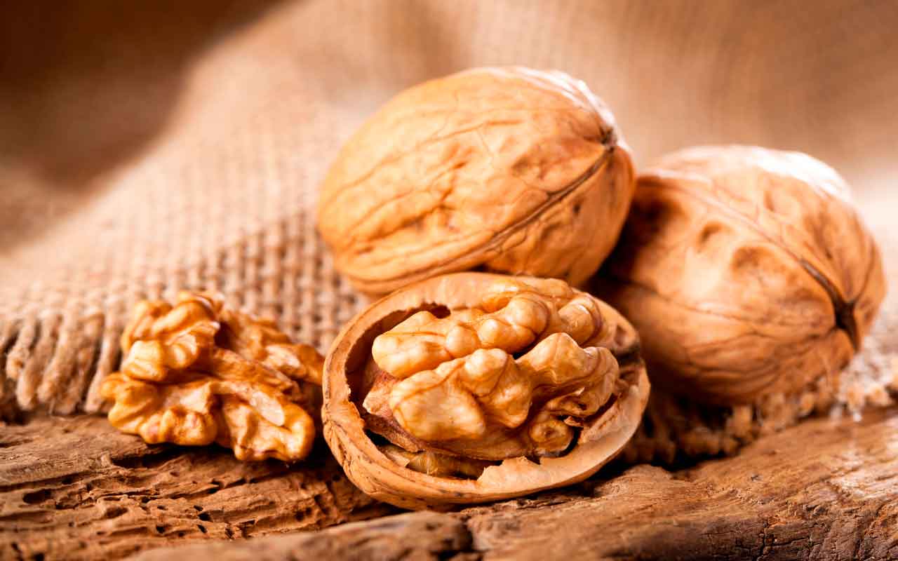 Крем из грецких орехов - вкусное дополнение к бутербродам