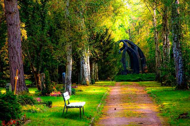 Как выбрать кладбище для похорон: важные нюансы и советы